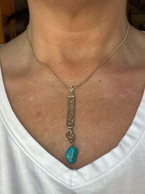 Turquoise Drop Bar Pendant Hammered Silver Tone Necklace